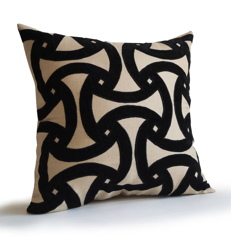 Vertigo Geometric Velvet Pillowcase