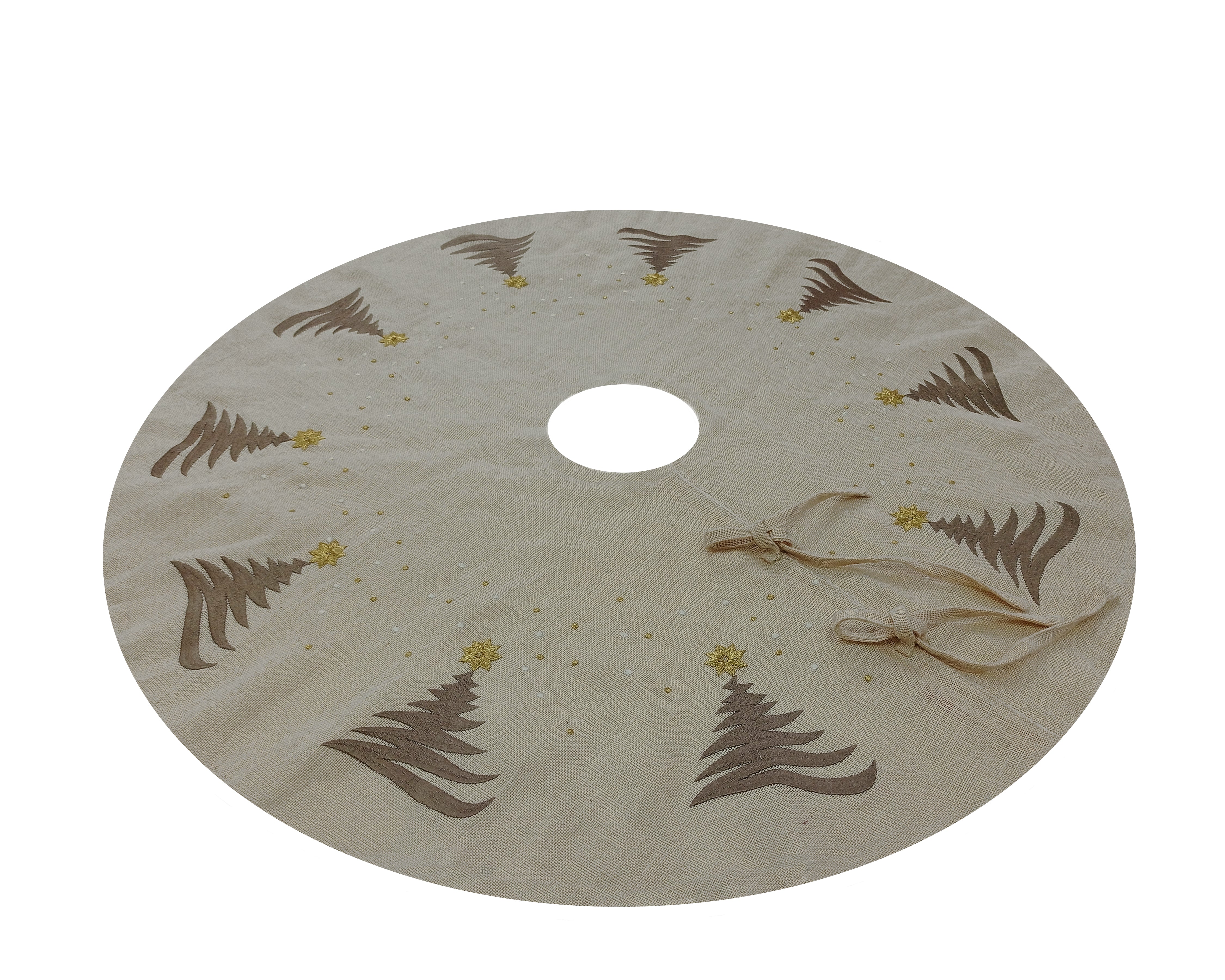 Amore Beaute White Christmas Tree Skirt