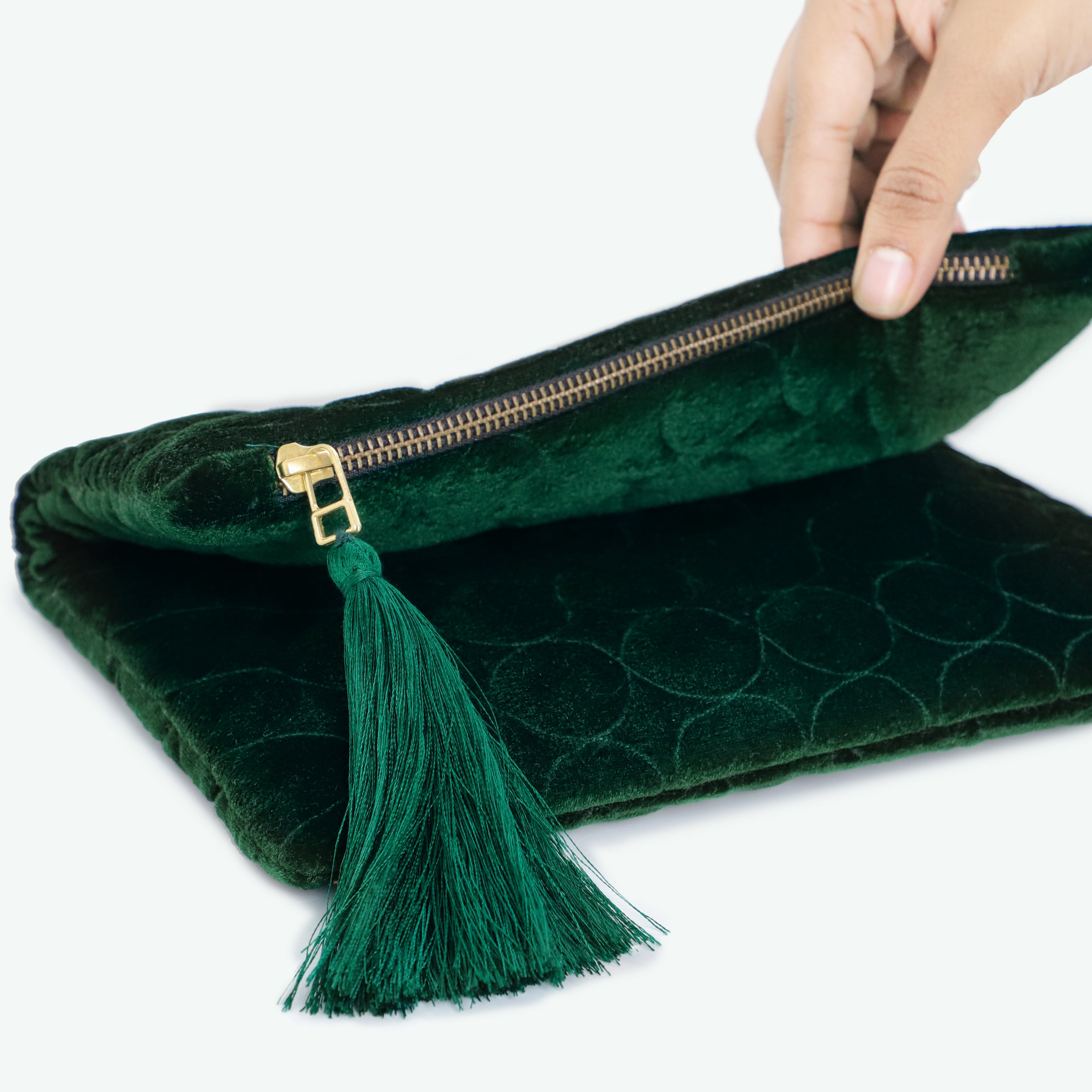 Victoria Beckham Green Satin Pocket Clutch - Meghan Markle's Handbags -  Meghan's Fashion