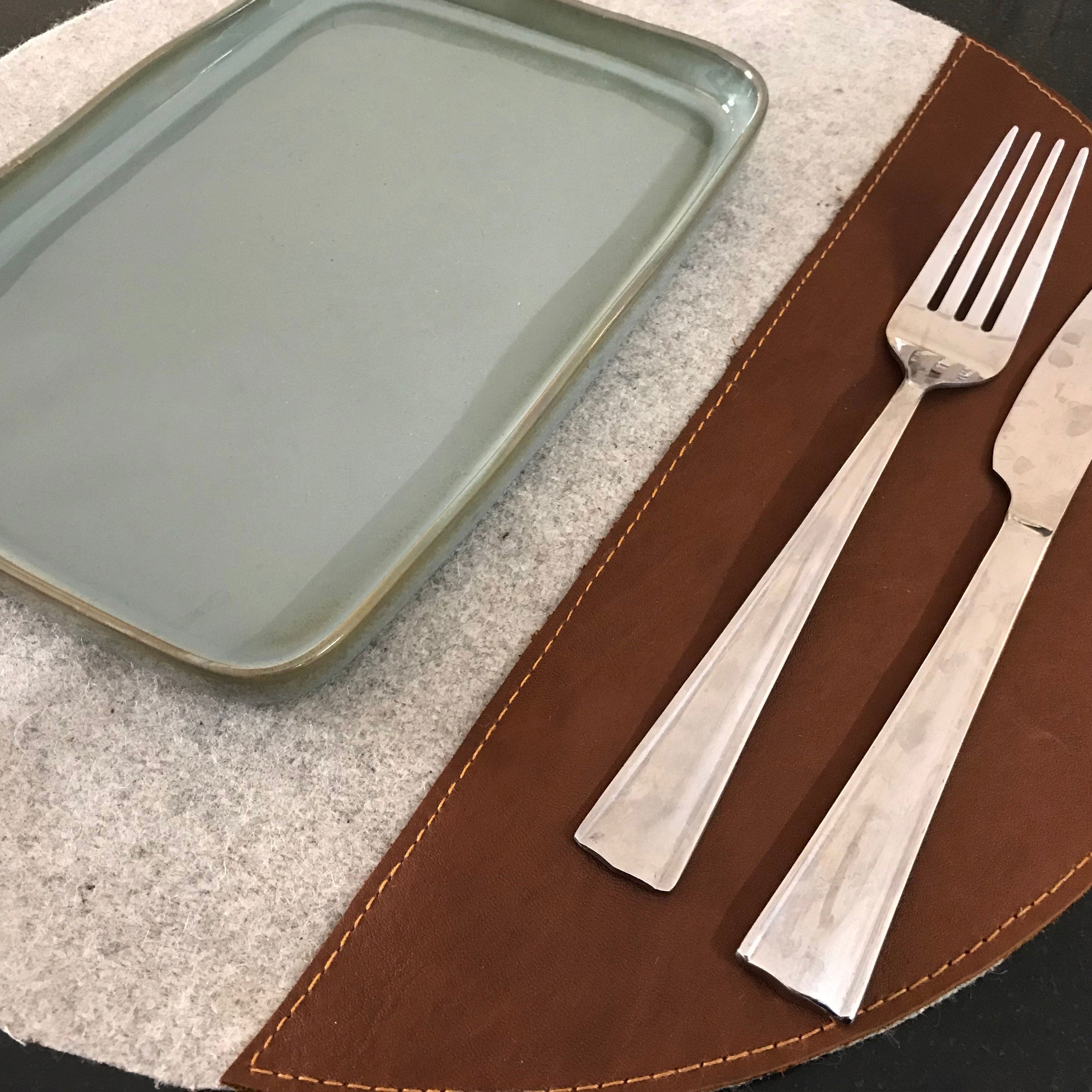 Round placemats for Table