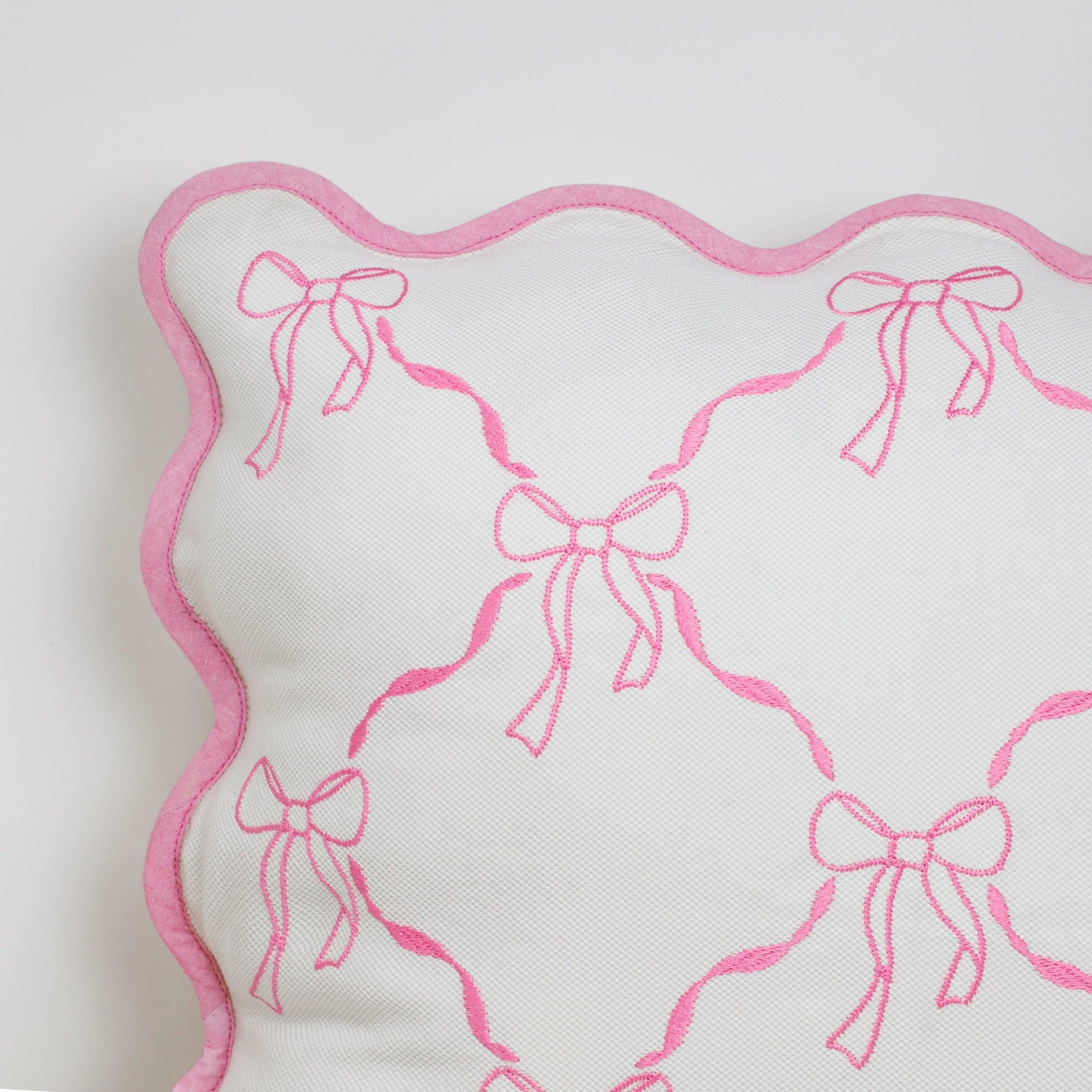 Scalloped Cotton Canvas Pillow Cover with Bow Embroidery