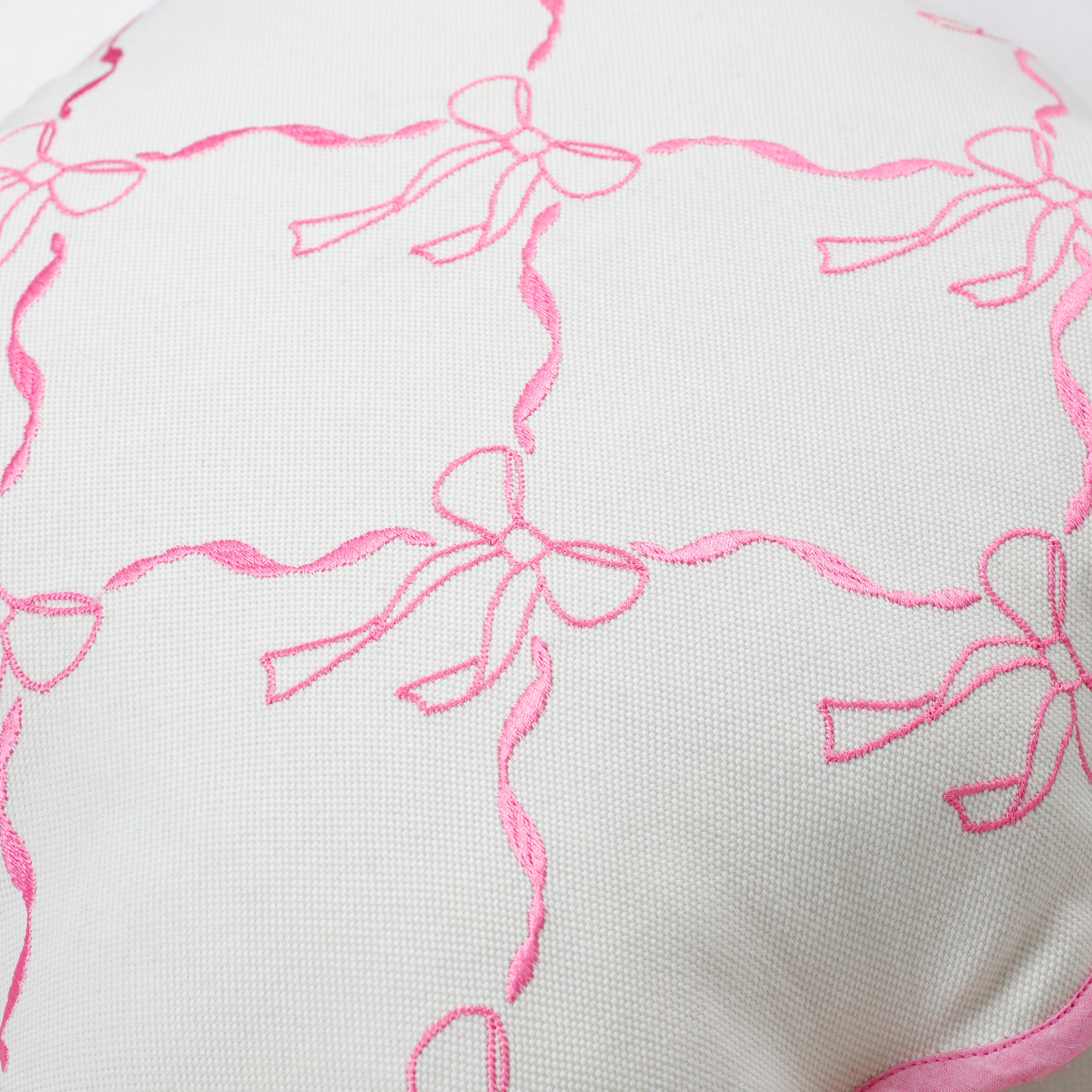 Scalloped Cotton Canvas Pillow Cover with Bow Embroidery