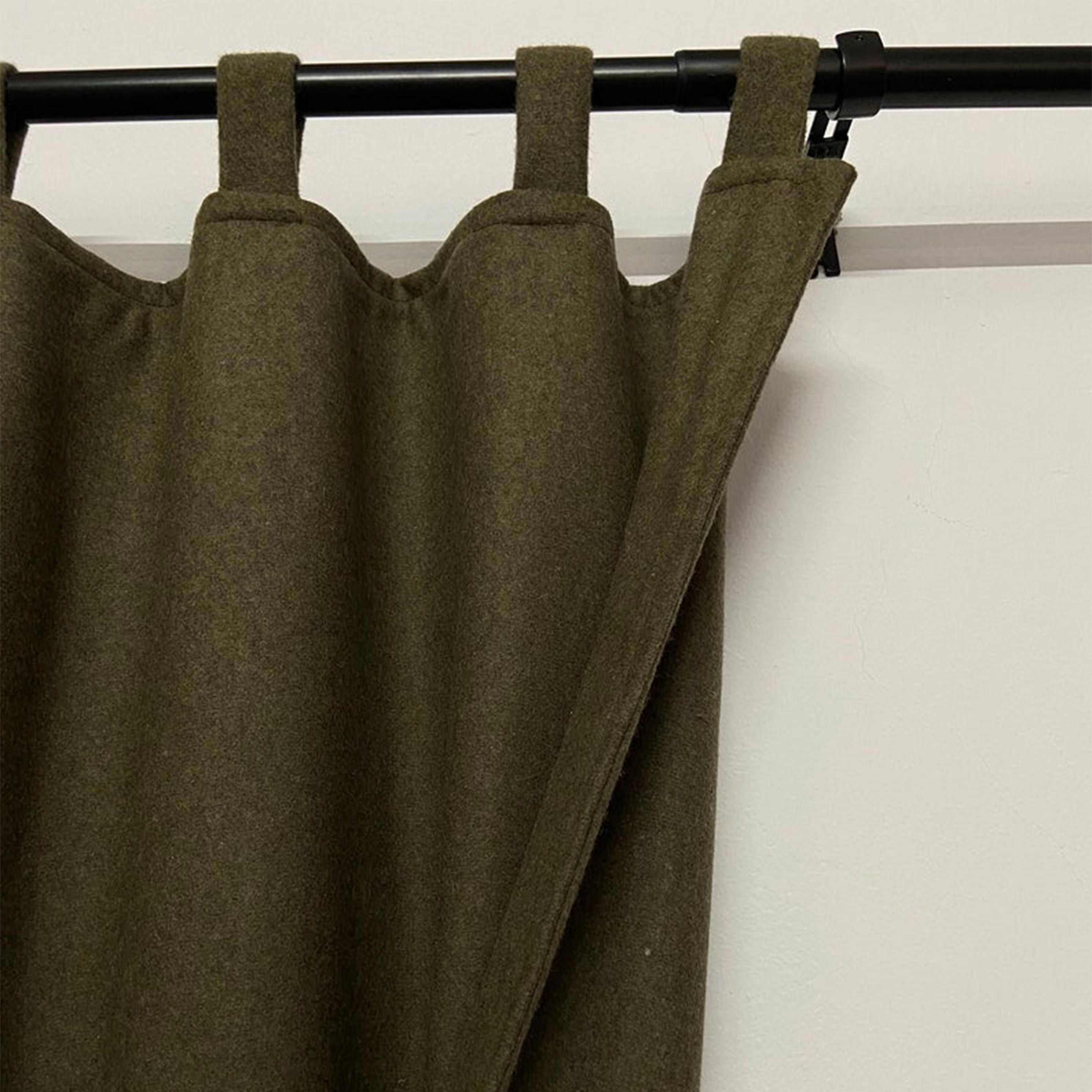  Double-layer wool curtain is made from wool felt, which provides insulation, absorbs sound, repels dirt, and acts as a natural filter.