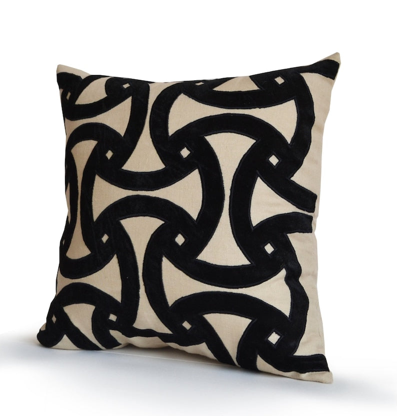 Vertigo Geometric Velvet Pillowcase