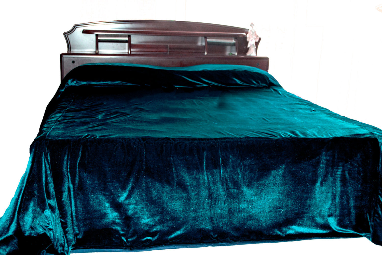 Luxury king size teal velvet bedspread