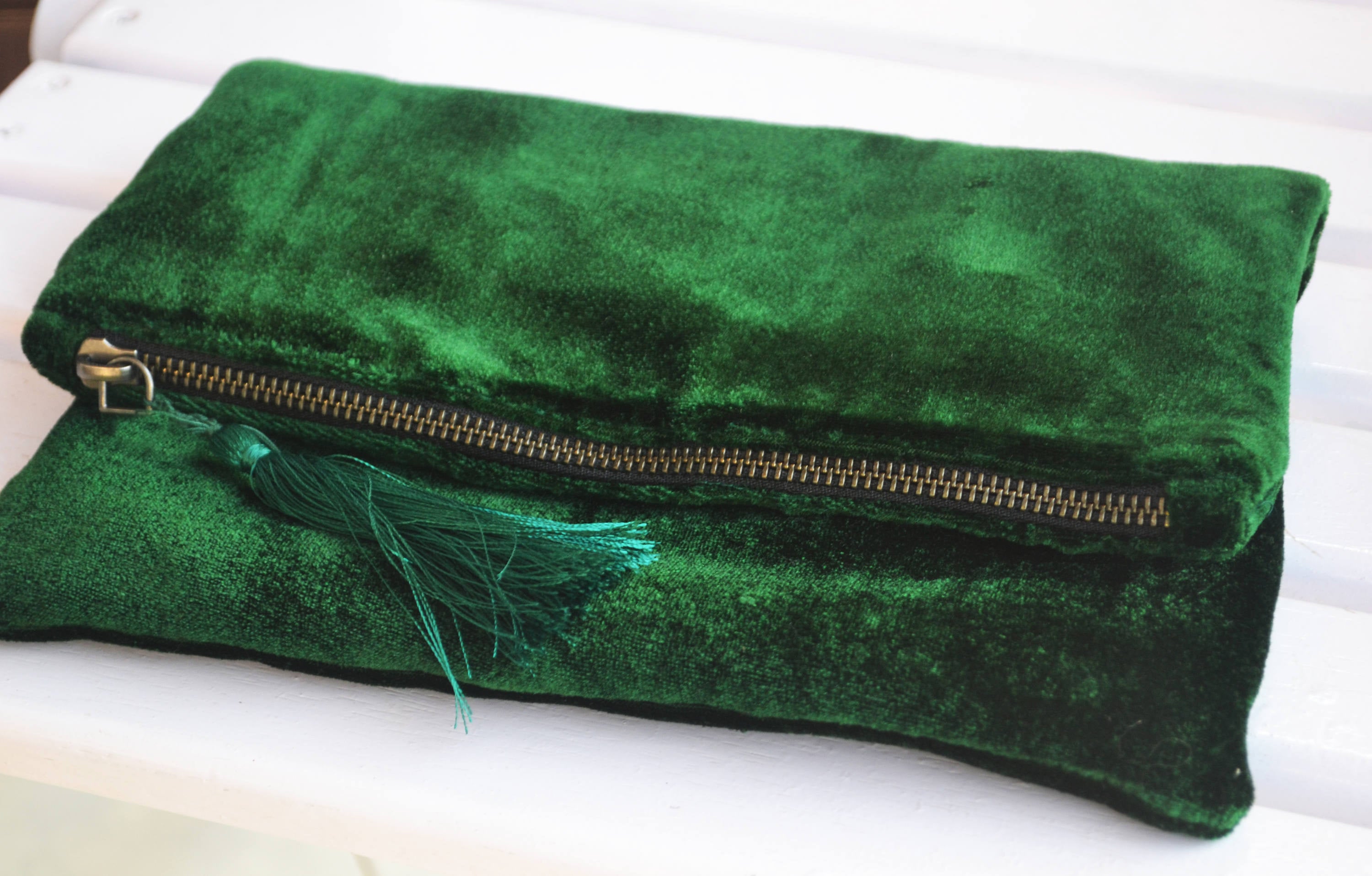 Buy Emerald Green Crystal Clutch With the Detachable Chain, Bridal Wedding  Clutch, Party Clutch, Evening Clutch Online in India - Etsy