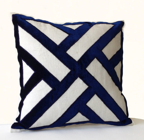 Casa Amore International Geometric Chippendale Pillow