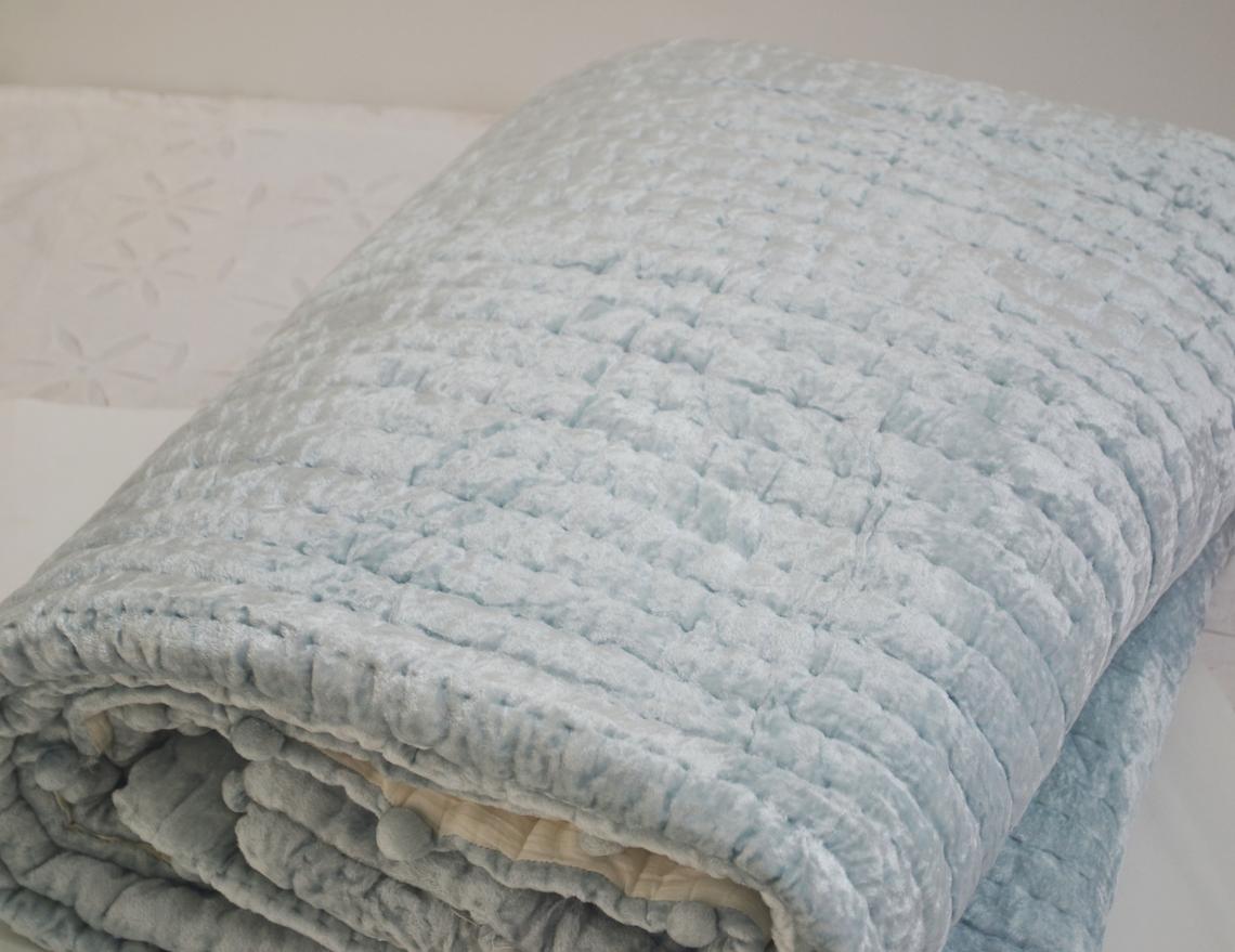 Blue quilt outlet throw