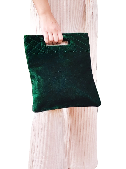 Amore Beaute Crafted from luxe emerald green velvet, this modern minimalist to make it compact and easy to carry.