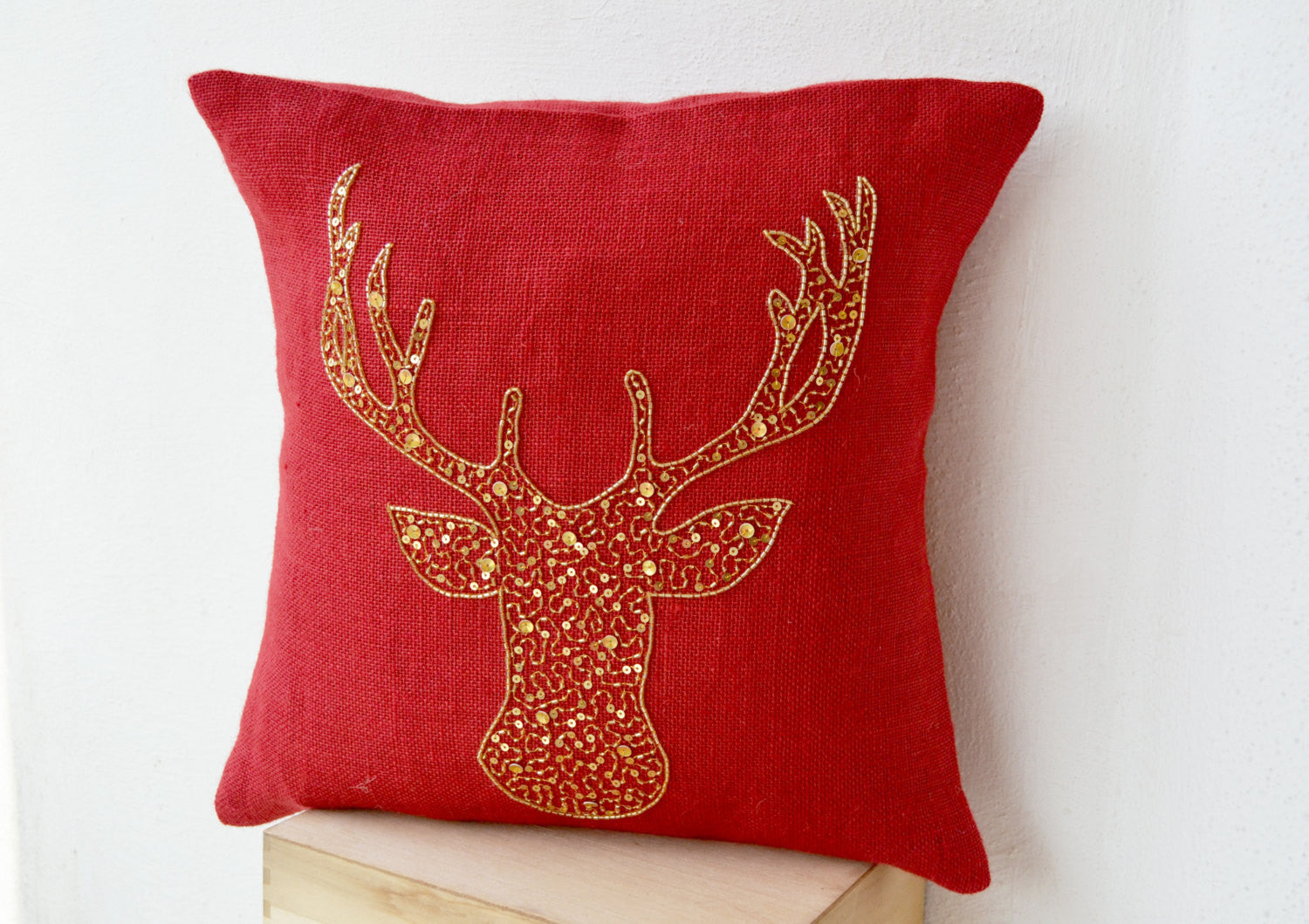 Handmade animal design pillows for Christmas embroidered in gold sequin