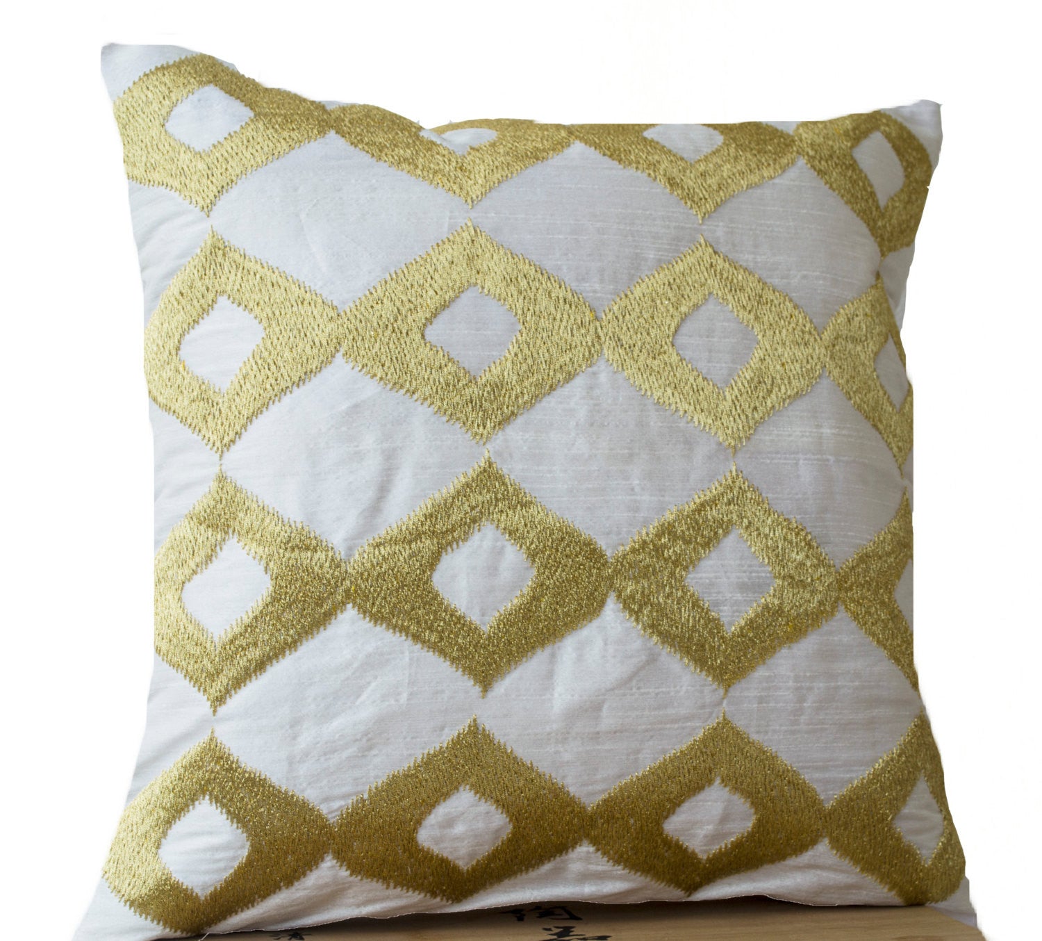 Gold silk online pillows