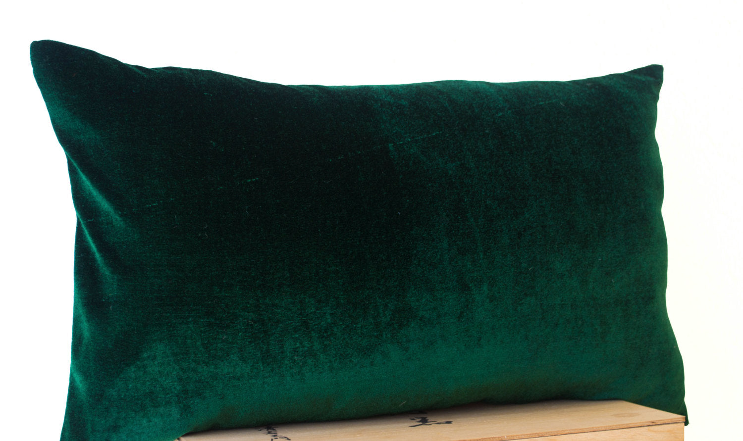 Emerald green clearance velvet throw pillows